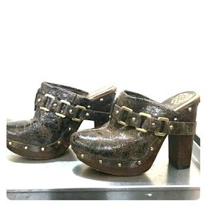 Vince camuto distressed brown clogs 7